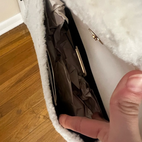 Moda Luxe Fergie Crossbody - Picture 7 of 7